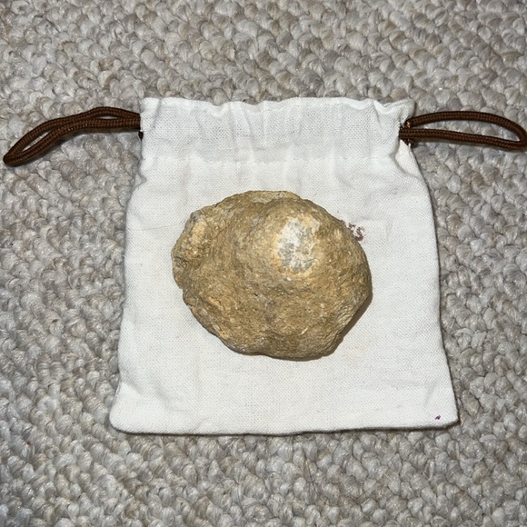 Break open Geode | DIY hidden crystals - Picture 3 of 5